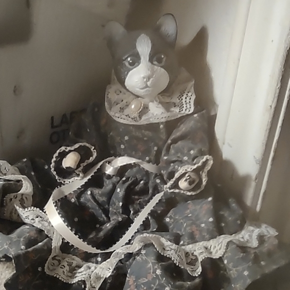 Vintage Wang's International folk art doll 23 - Picture 4 of 10